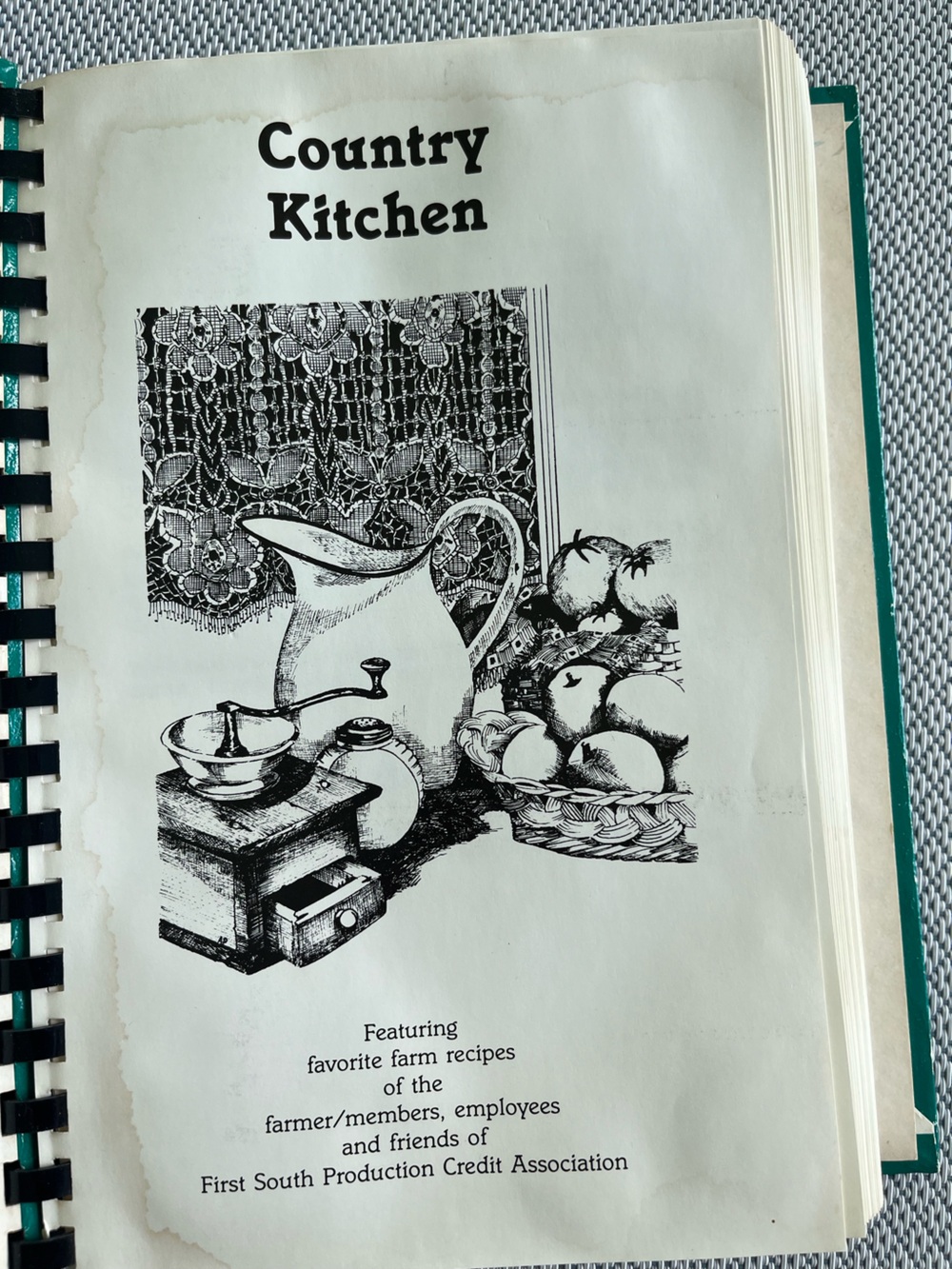 Vintage Country Kitchen Cookbook - Picture 2 of 5